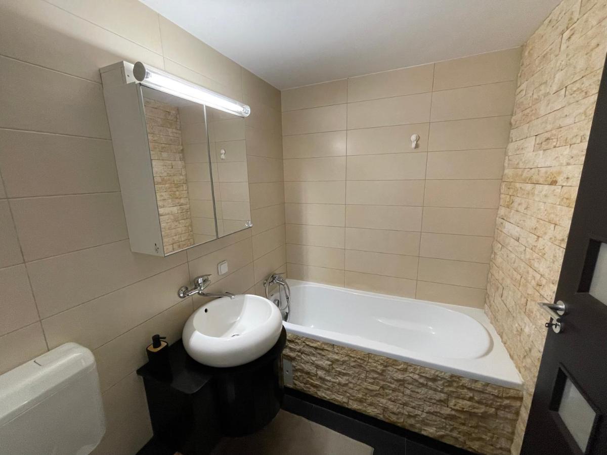 בוקרשט Sunset Luxury Apartment Near Unirii Square מראה חיצוני תמונה